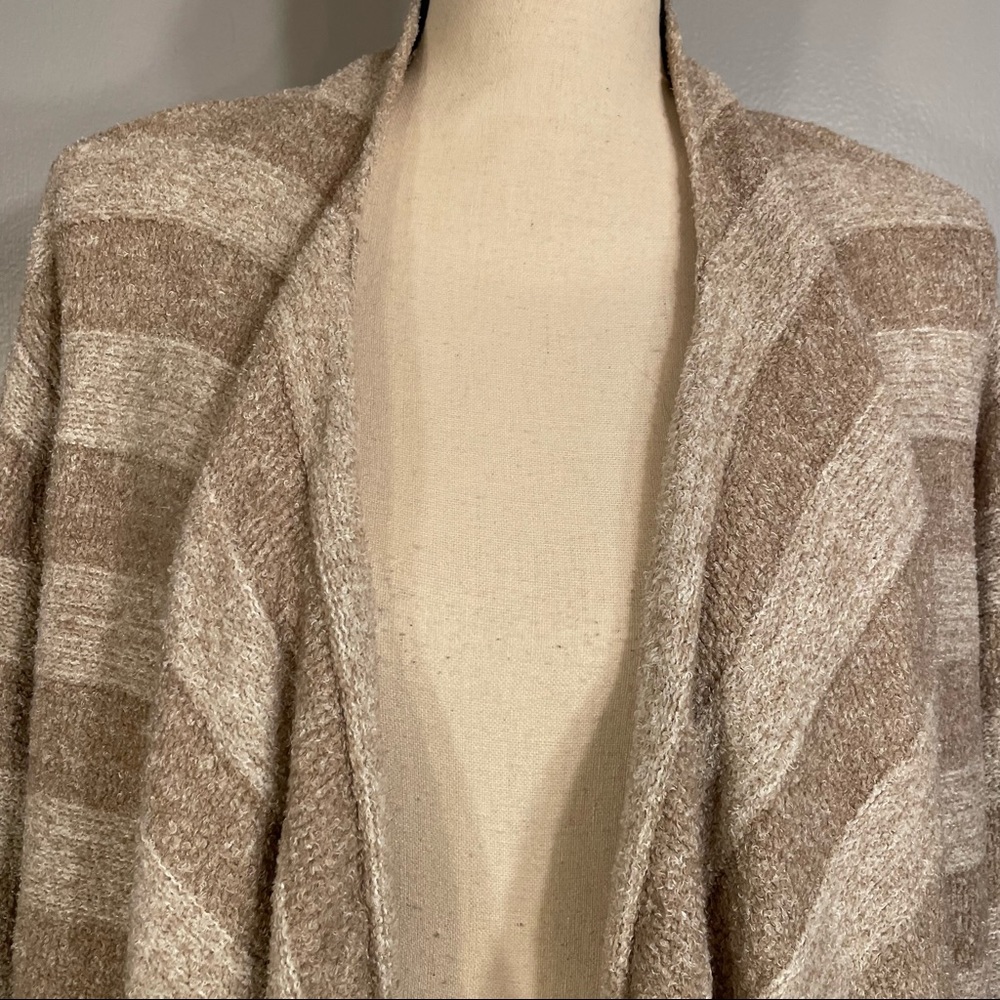 NWOT Barefoot Dreams Neutral Stripes Cozy Calypso Wrap Cardigan Sweater Size 3X - Picture 7 of 14